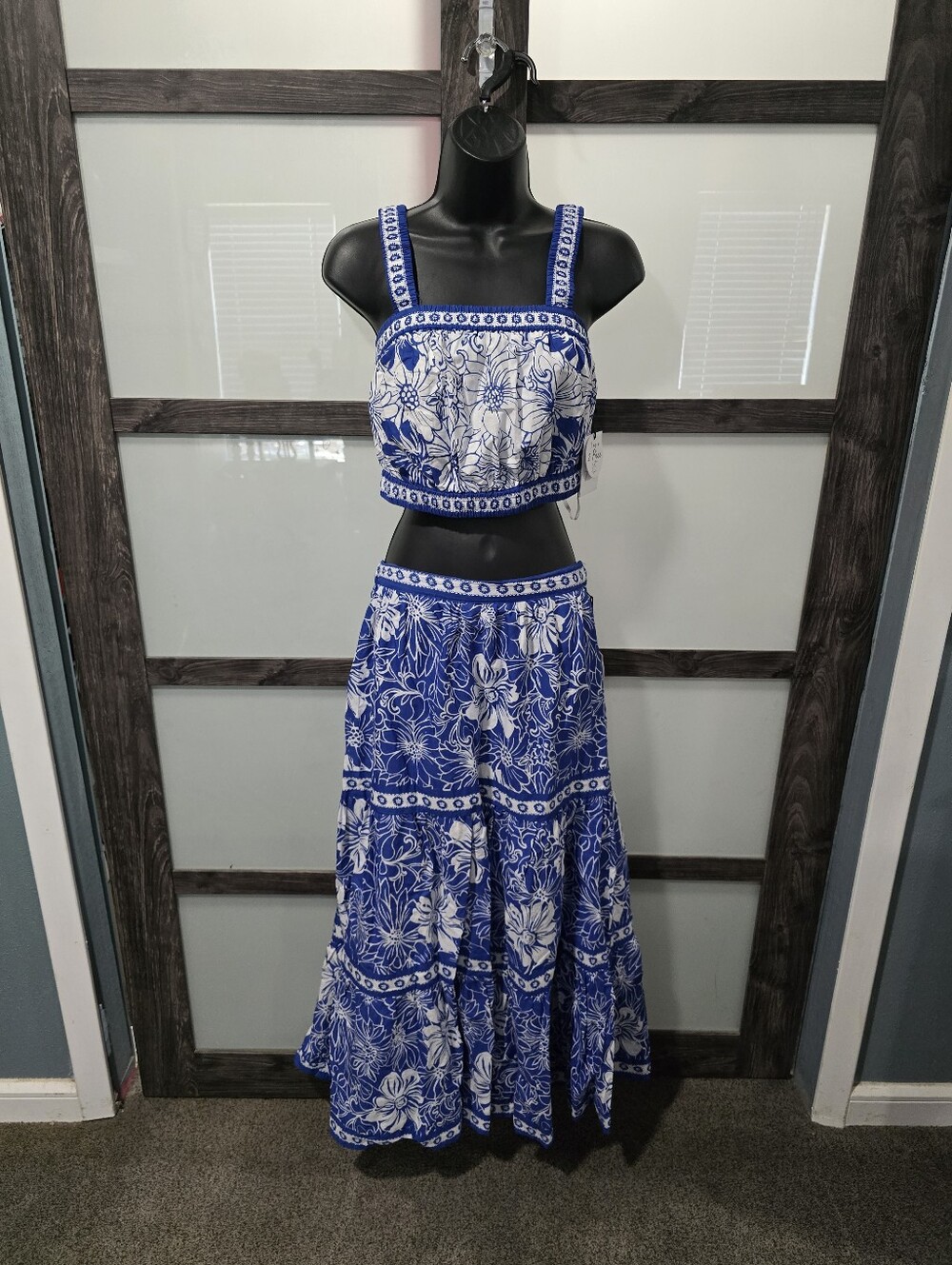 NWT Japna 2pc maxi skirt and cropped top Women's Size M